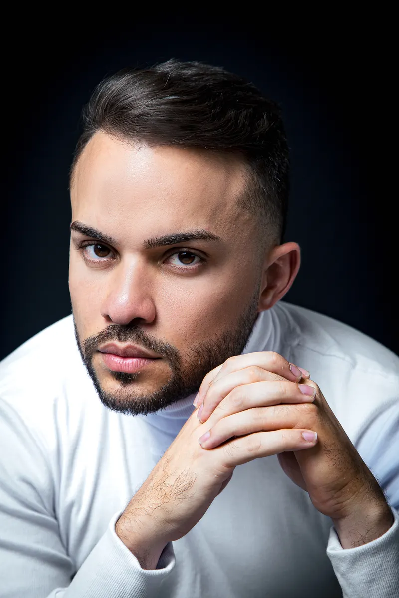 Dr. Mauro Melo, cirurgião-dentista especialista em harmonização facial masculina